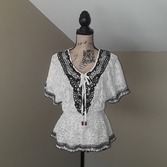 anthropolgie Tops - Anthropologie Hazel Lace Bat Wing Blouse